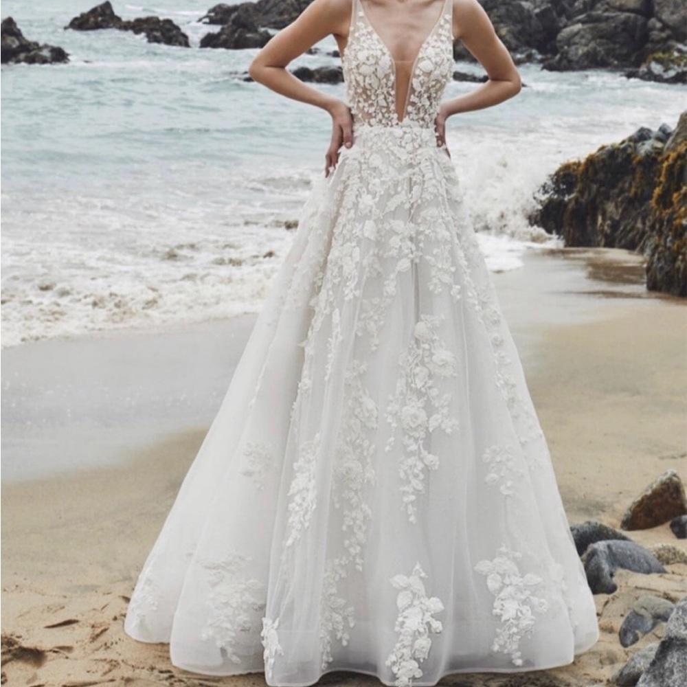 Calla Blanche Joanne Wedding Dress NWT - Picture 5 of 5